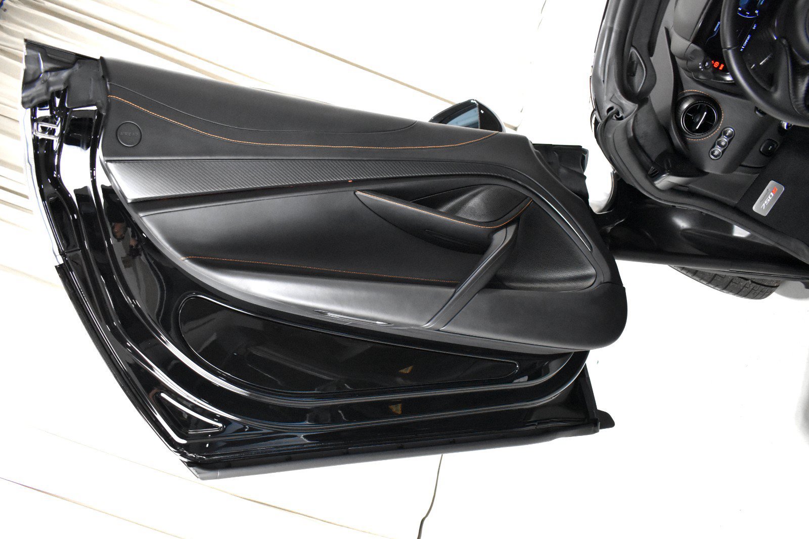 Used 2025 McLaren 750S Spider RWD image 45