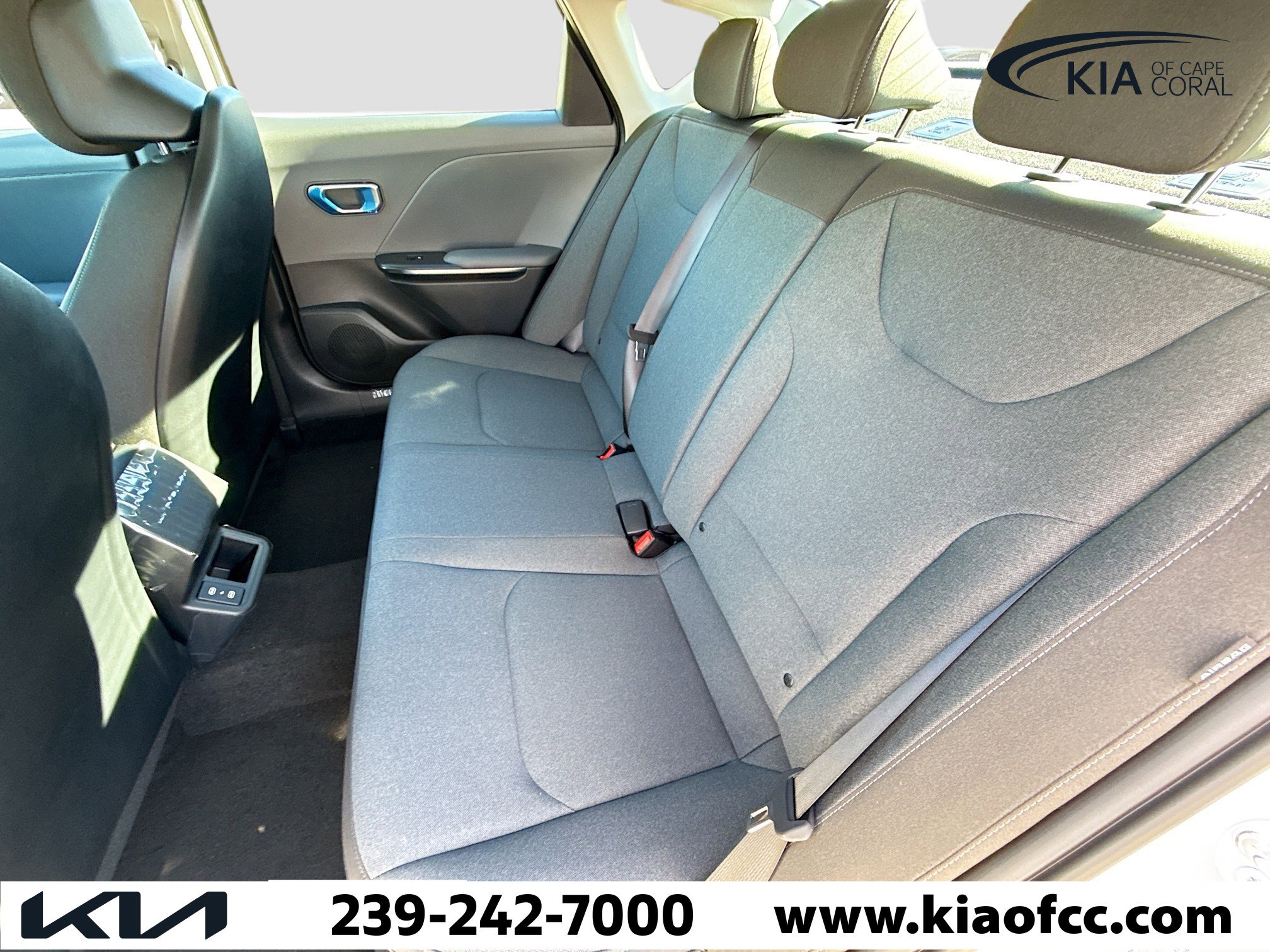 New 2025 Kia K4 LXS image 18