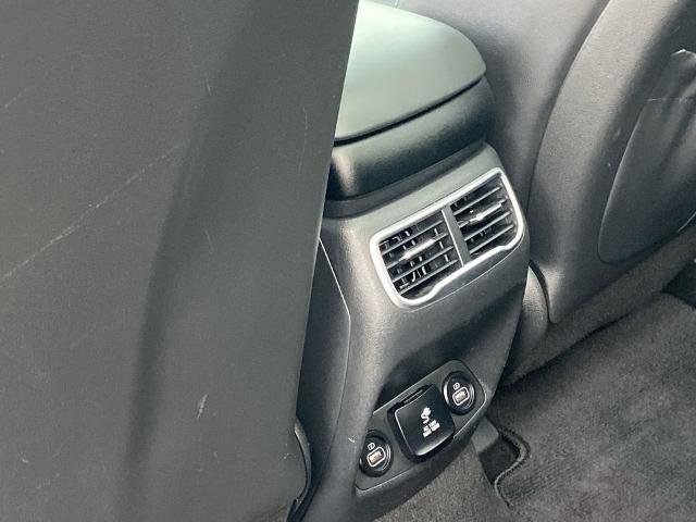 Used 2022 Hyundai Santa Fe Limited w/ Cargo Package image 18