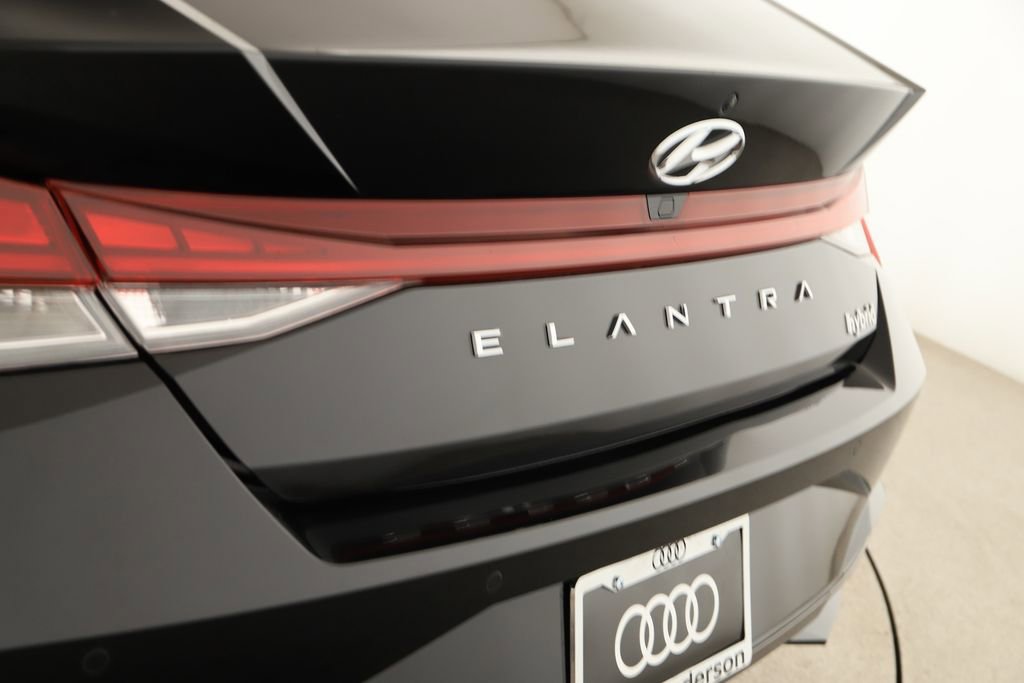 Used 2023 Hyundai Elantra Limited w/ Preferred Accessory Package image 30