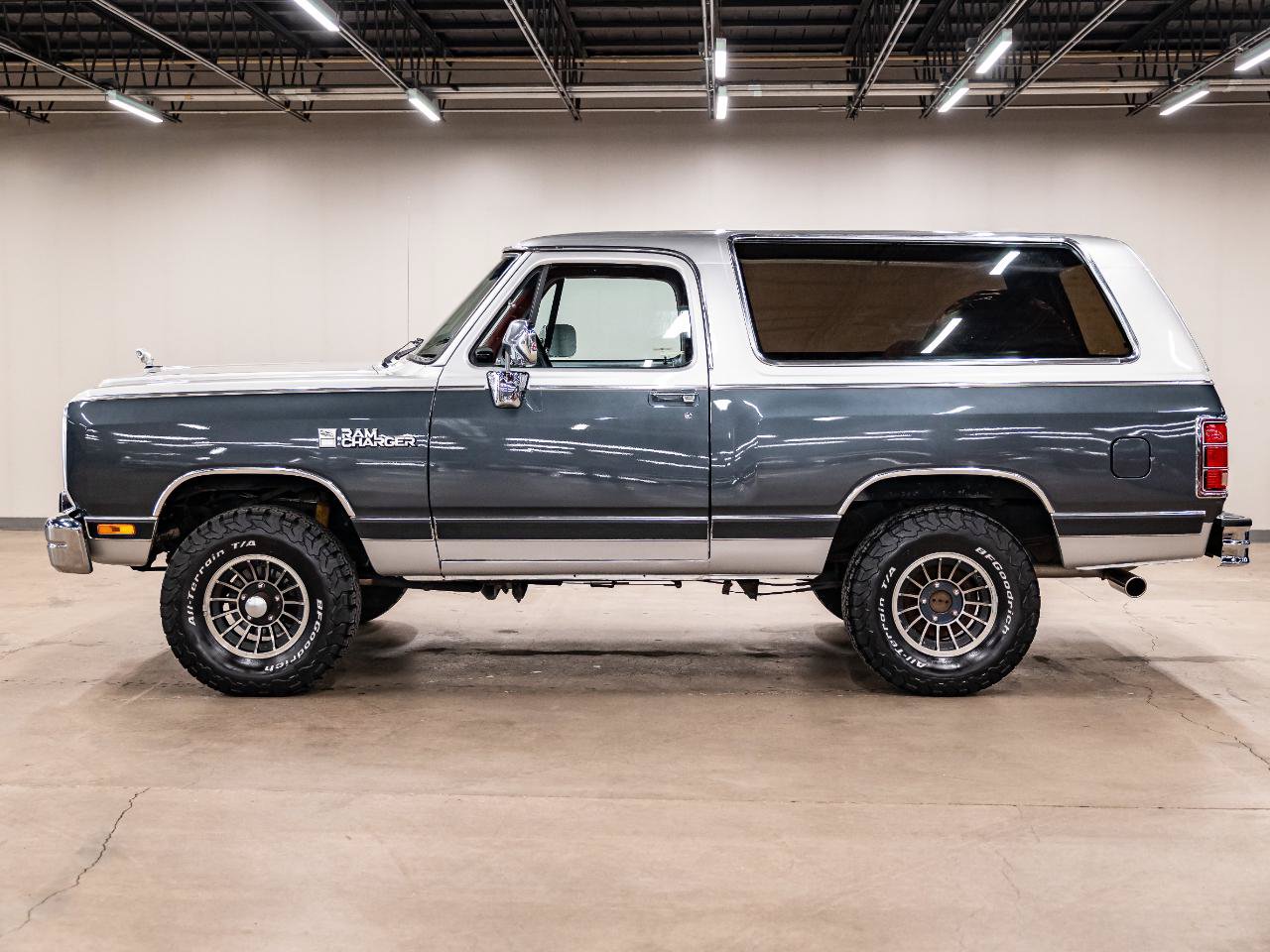 Used 1988 Dodge Ramcharger 4WD image 2