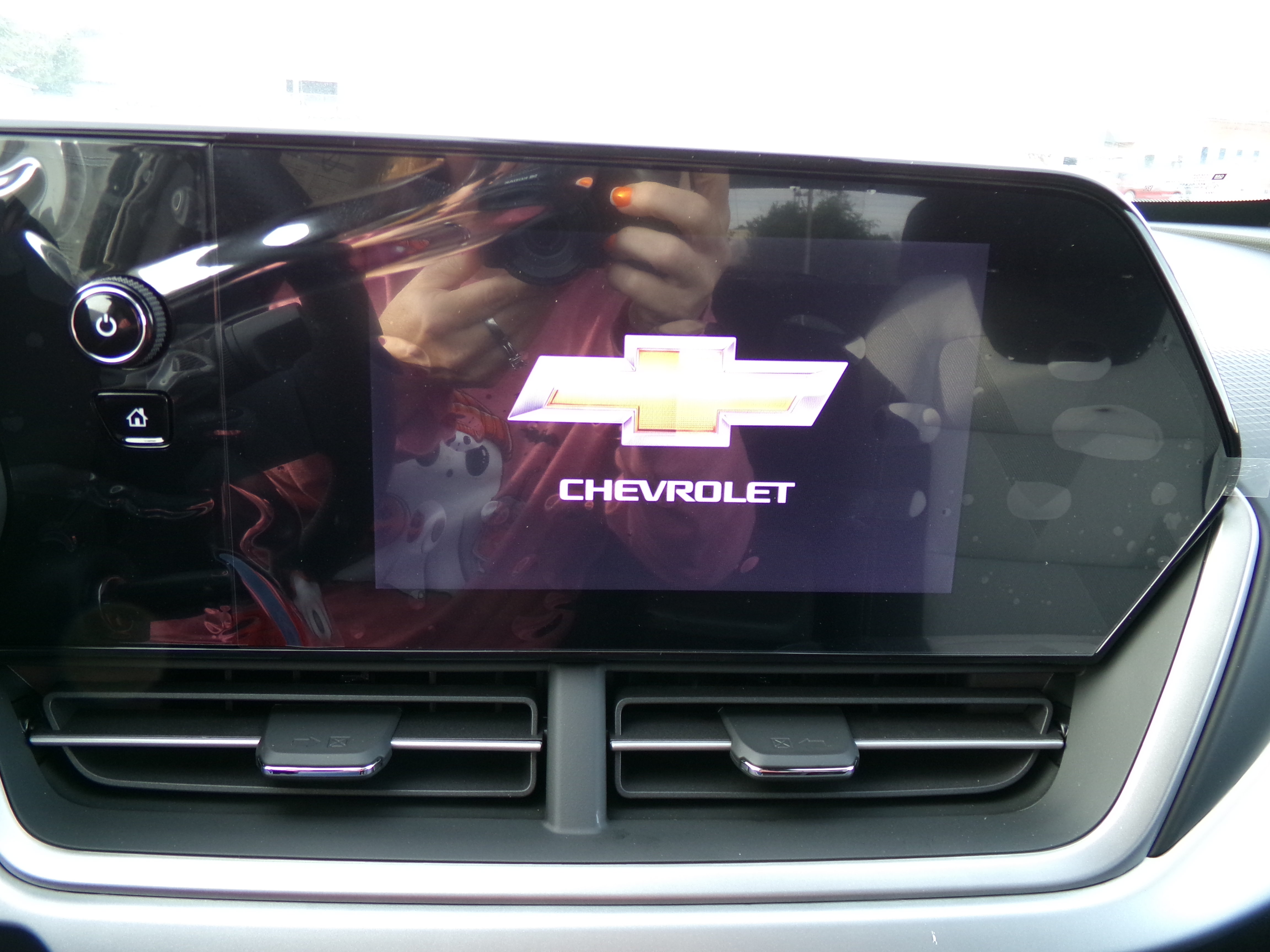 New 2026 Chevrolet Trax RS w/ Sunroof Package FWD image 9