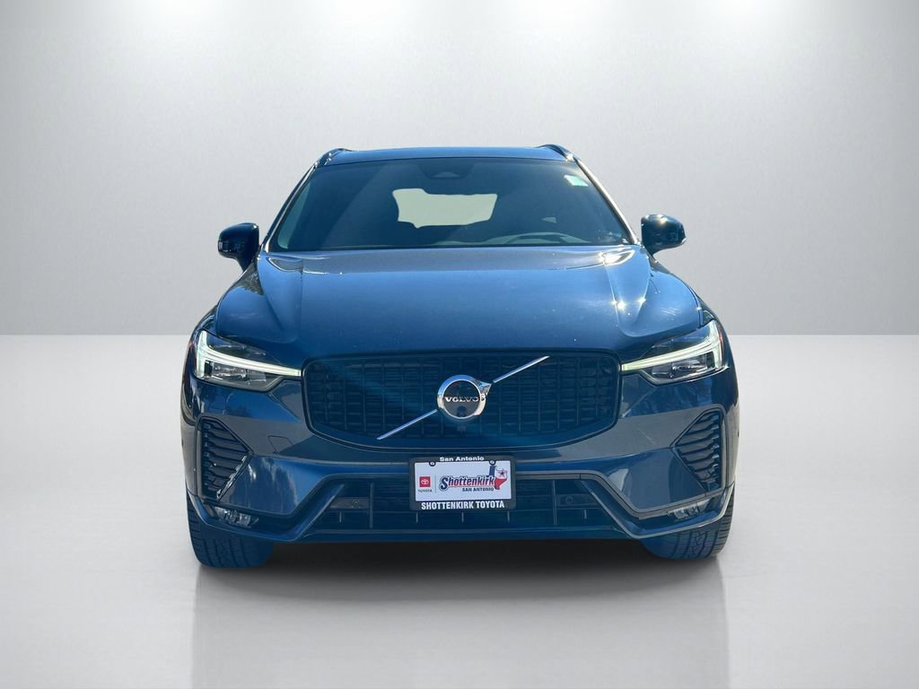 Used 2023 Volvo XC60 B5 Plus w/ Climate Package image 2