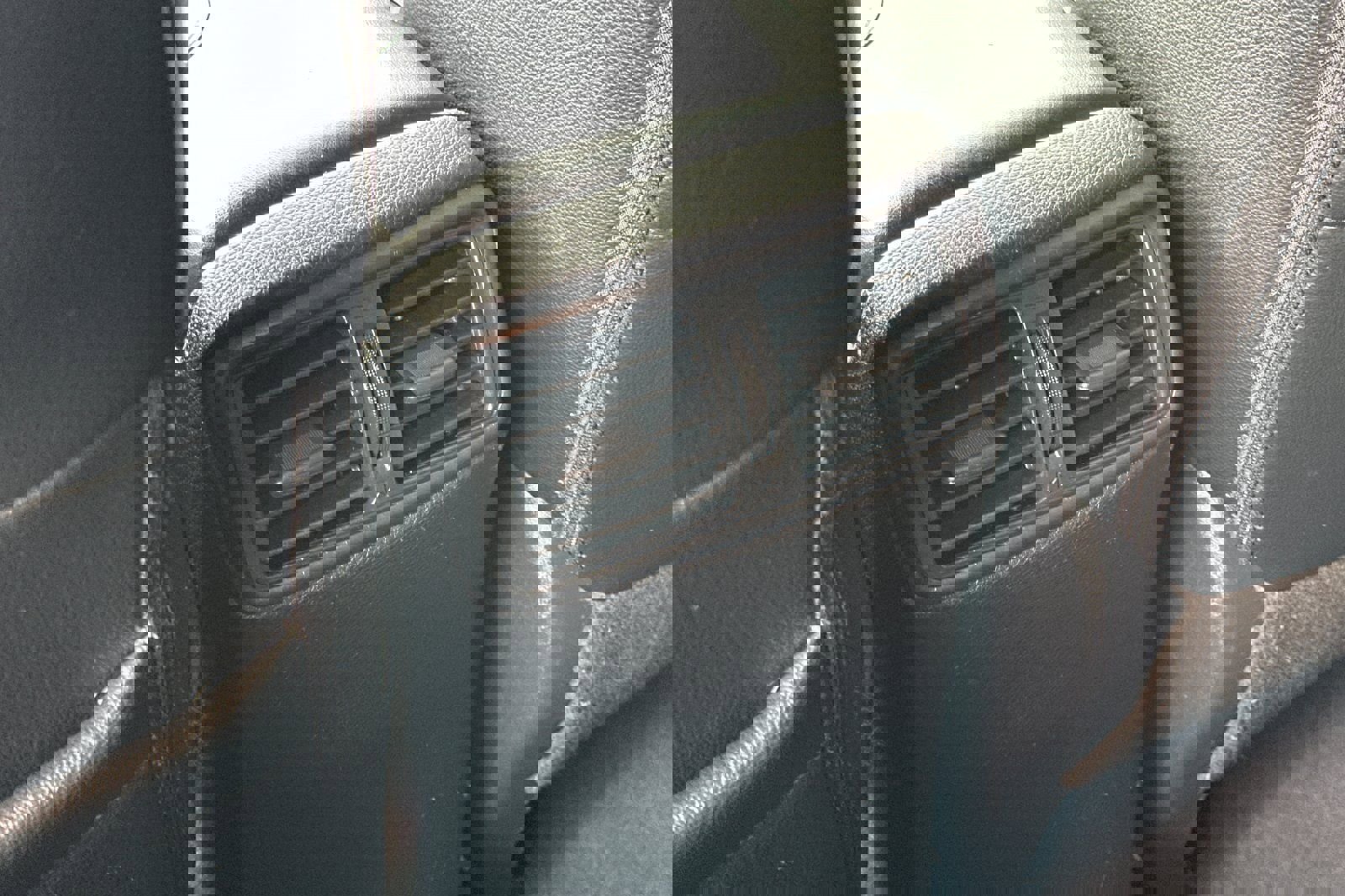 Used 2020 Nissan Rogue SL image 14