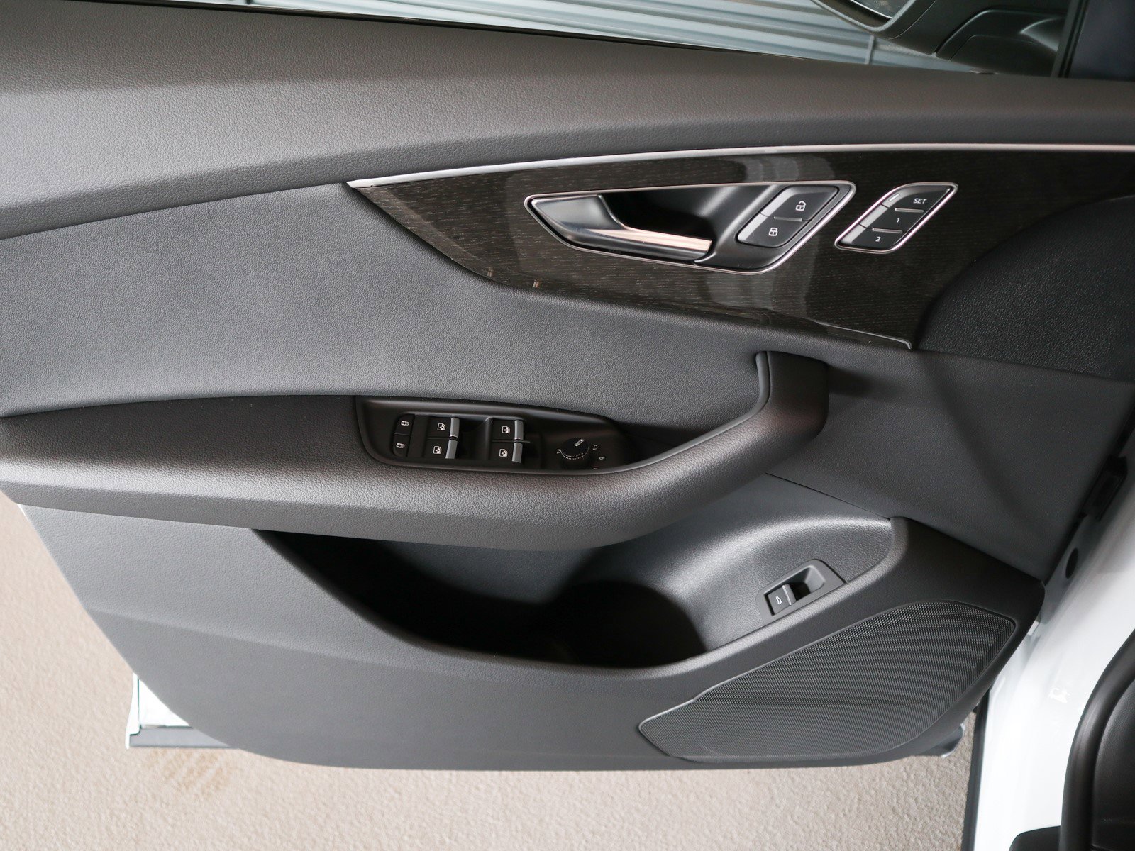 New 2025 Audi Q8 Premium image 27