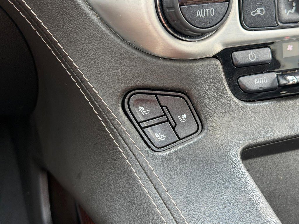Used 2019 GMC Yukon SLT w/ Premium Edition AWD/4WD image 24