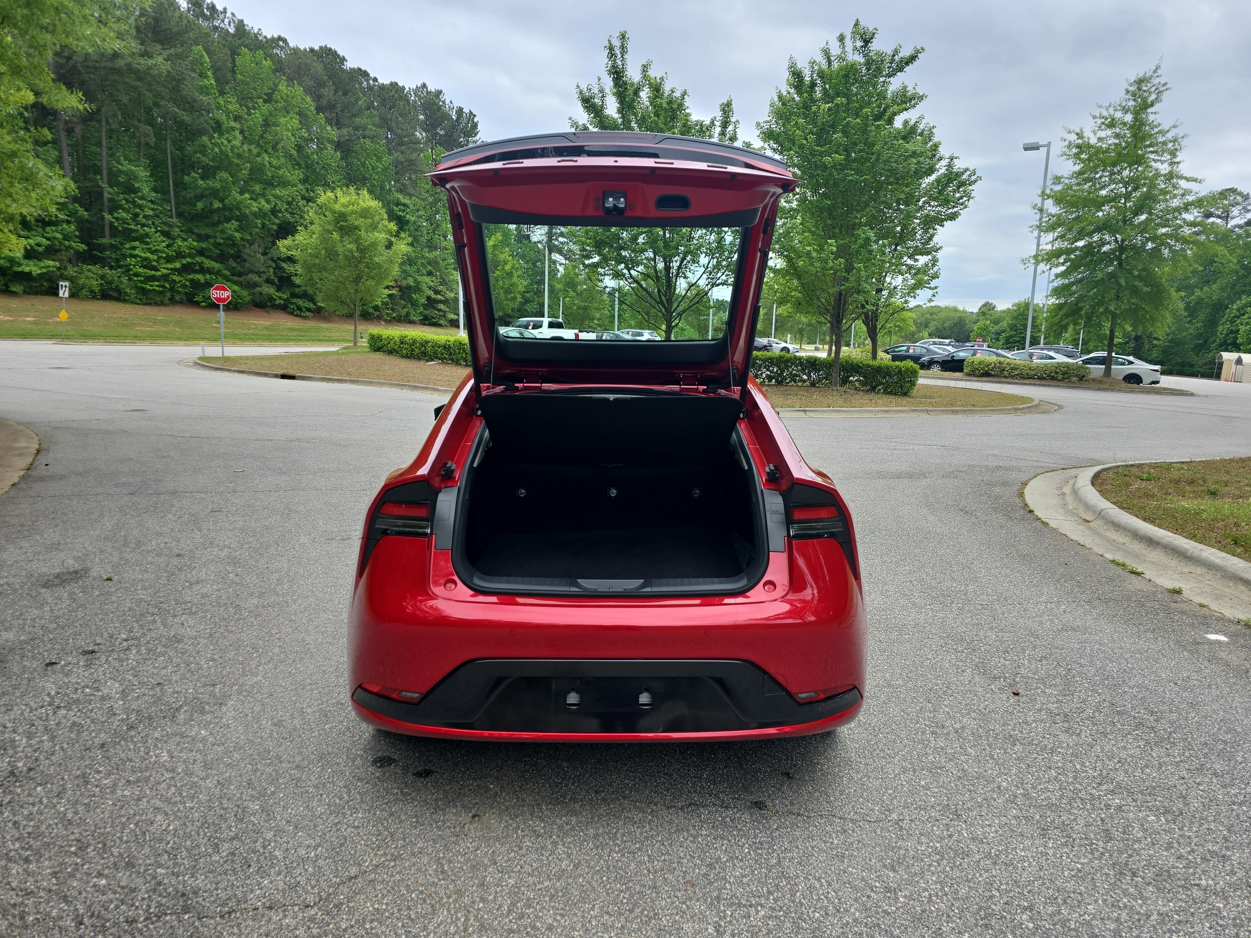 Used 2024 Toyota Prius XLE FWD image 12
