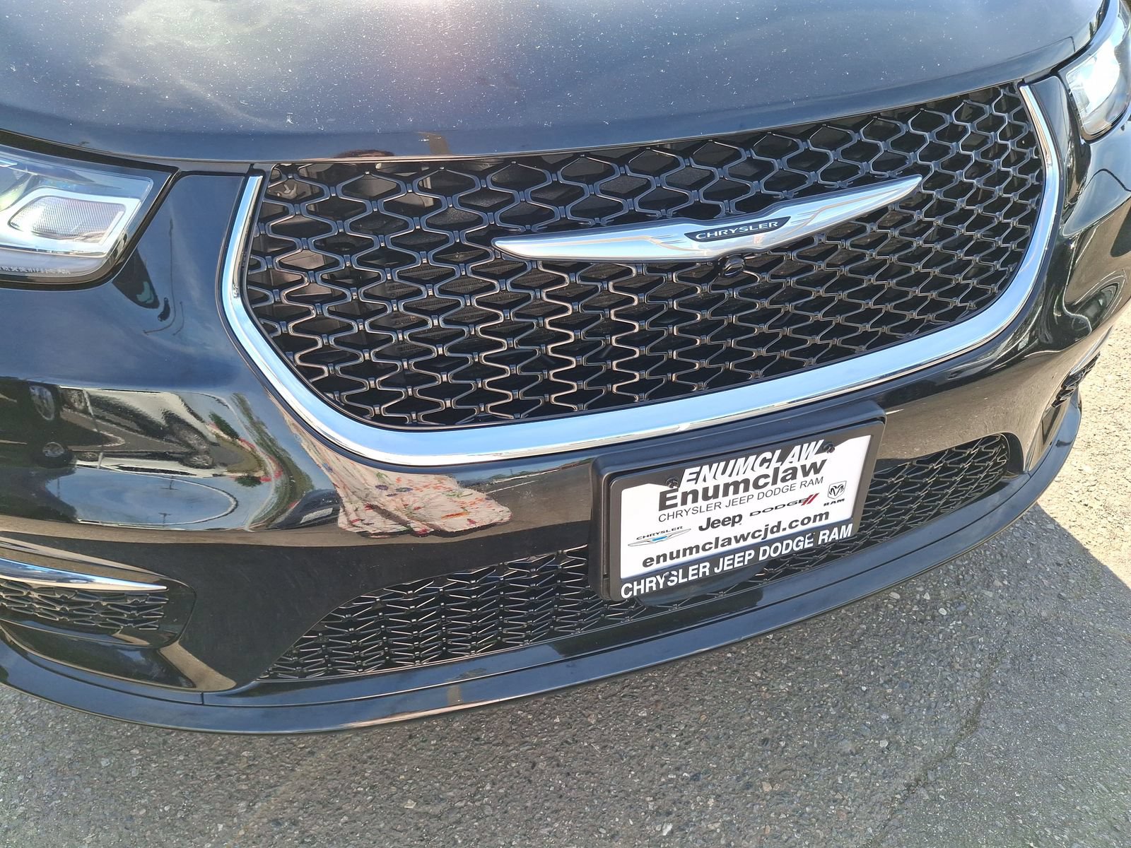Certified 2025 Chrysler Pacifica Select FWD image 26