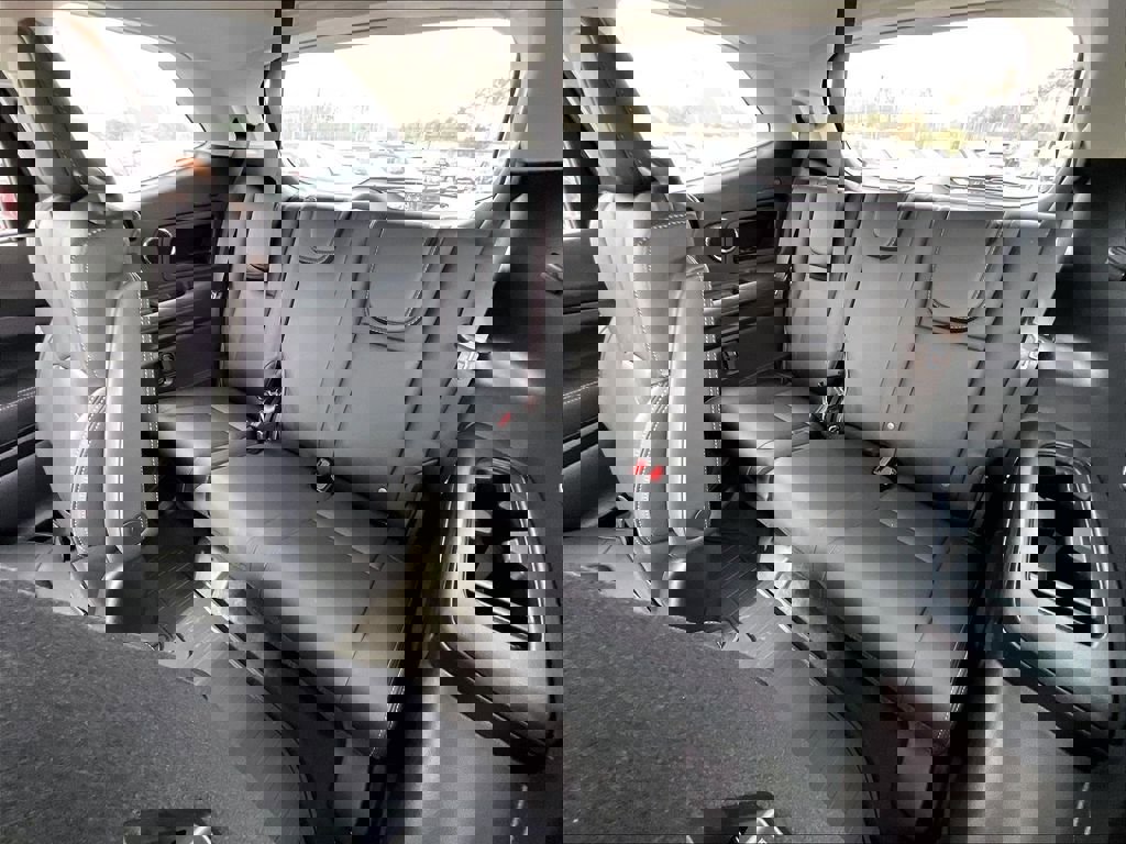 Used 2023 Subaru Ascent Limited w/ Technology Package image 16