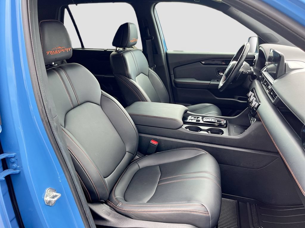 Used 2025 Honda Pilot TrailSport image 29