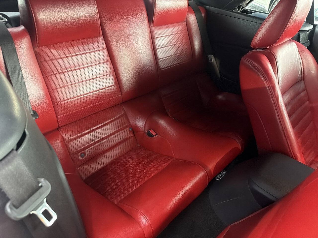 Used 2005 Ford Mustang GT Premium RWD image 20