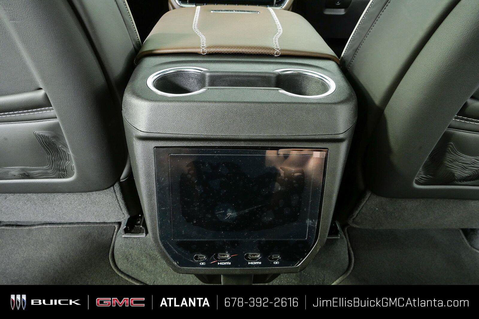 Used 2025 GMC Yukon XL Denali Ultimate w/ LPO, Floor Liner Package AWD/4WD image 21
