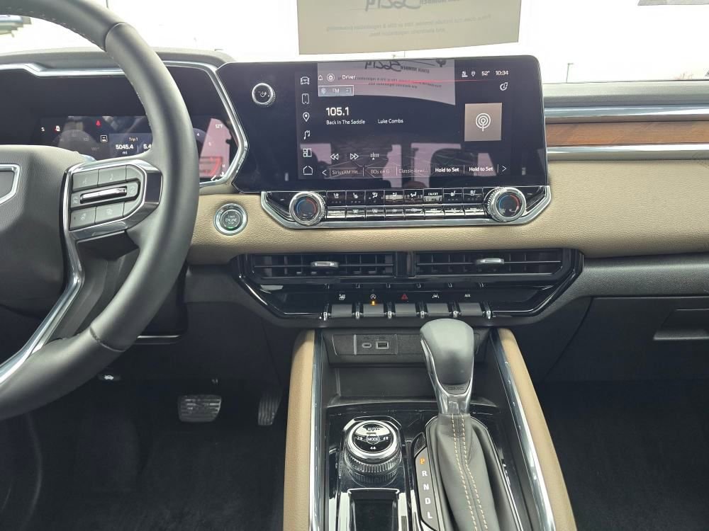 Used 2023 GMC Canyon Denali image 10