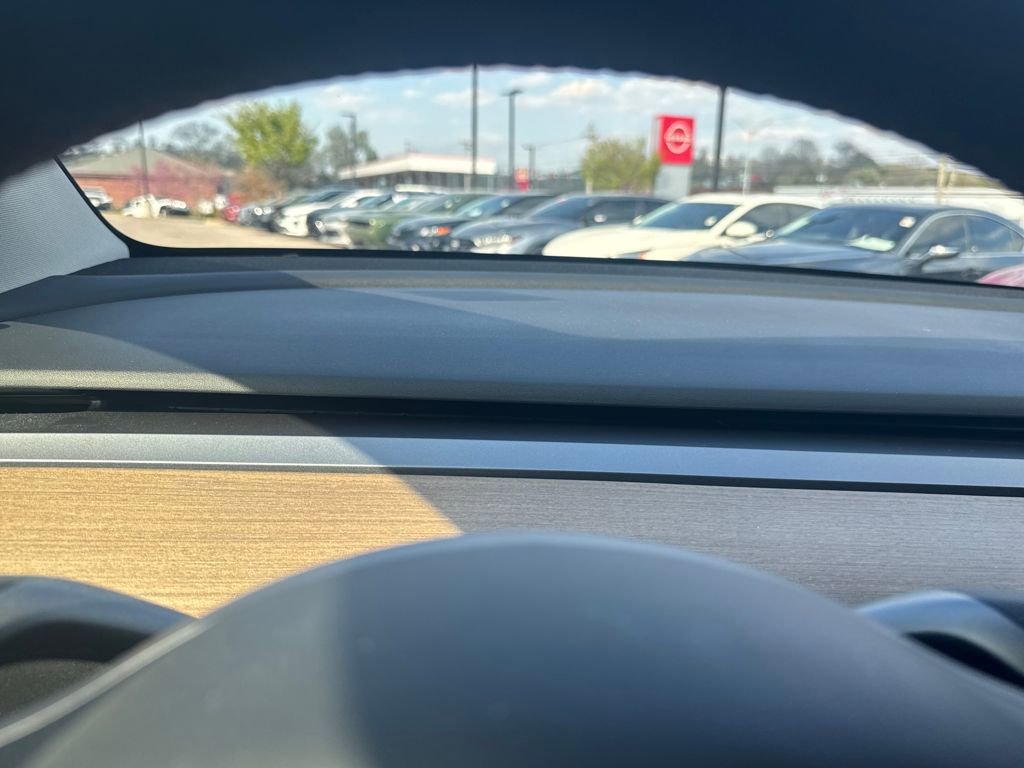 Used 2021 Tesla Model Y Long Range image 13