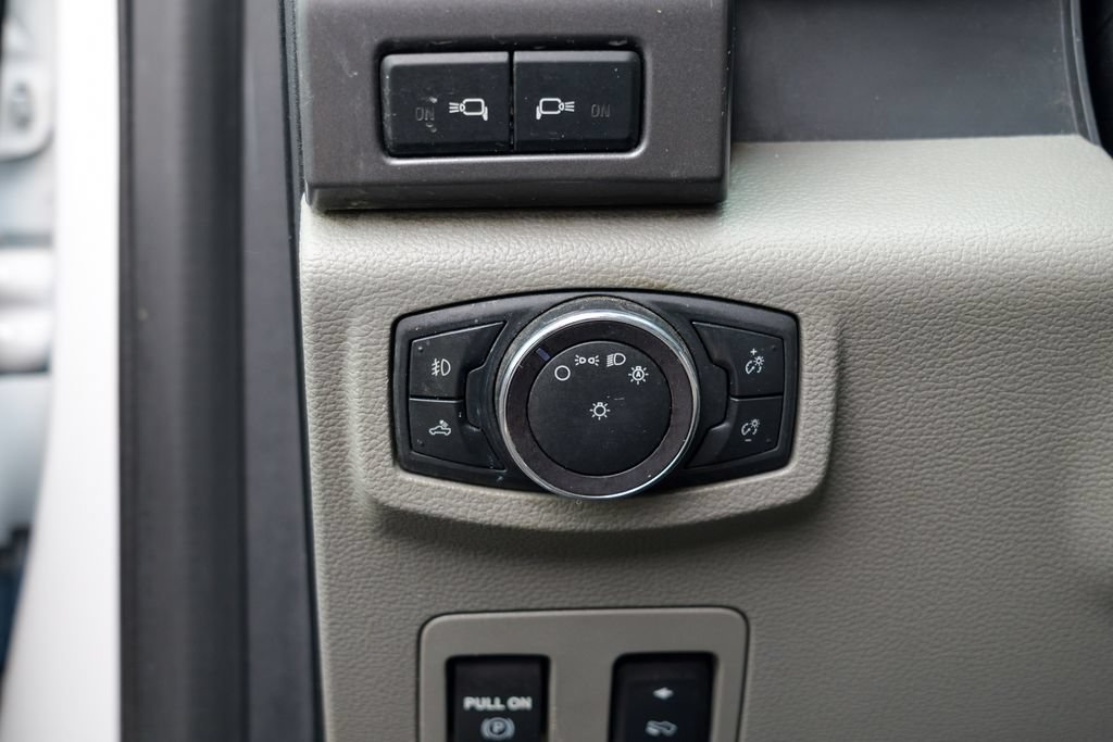 Used 2019 Ford F150 XLT w/ Equipment Group 302A Luxury AWD/4WD image 51