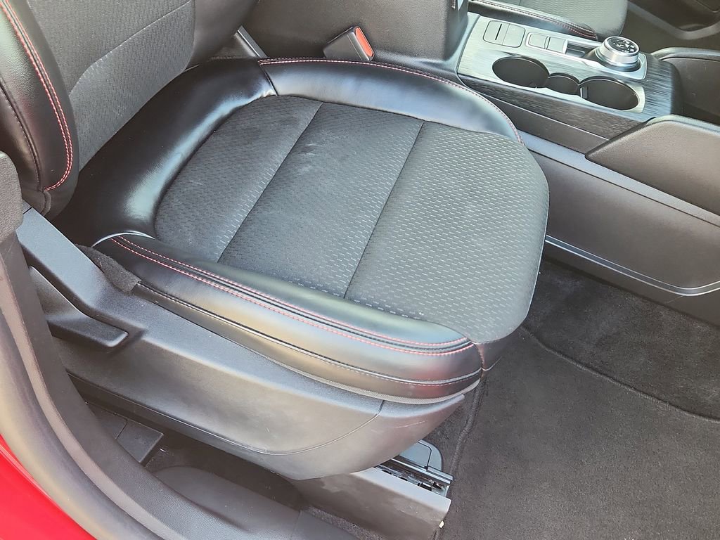 Used 2025 Ford Escape ST-Line AWD/4WD image 13