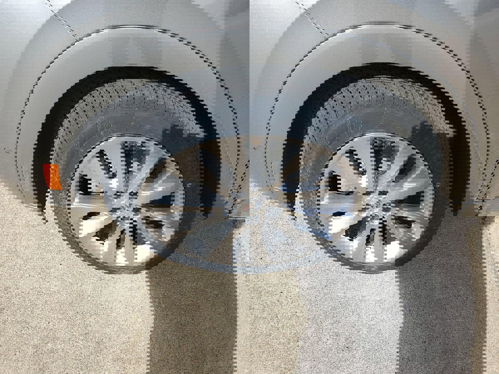 Used 2023 Buick Envision Avenir image 40