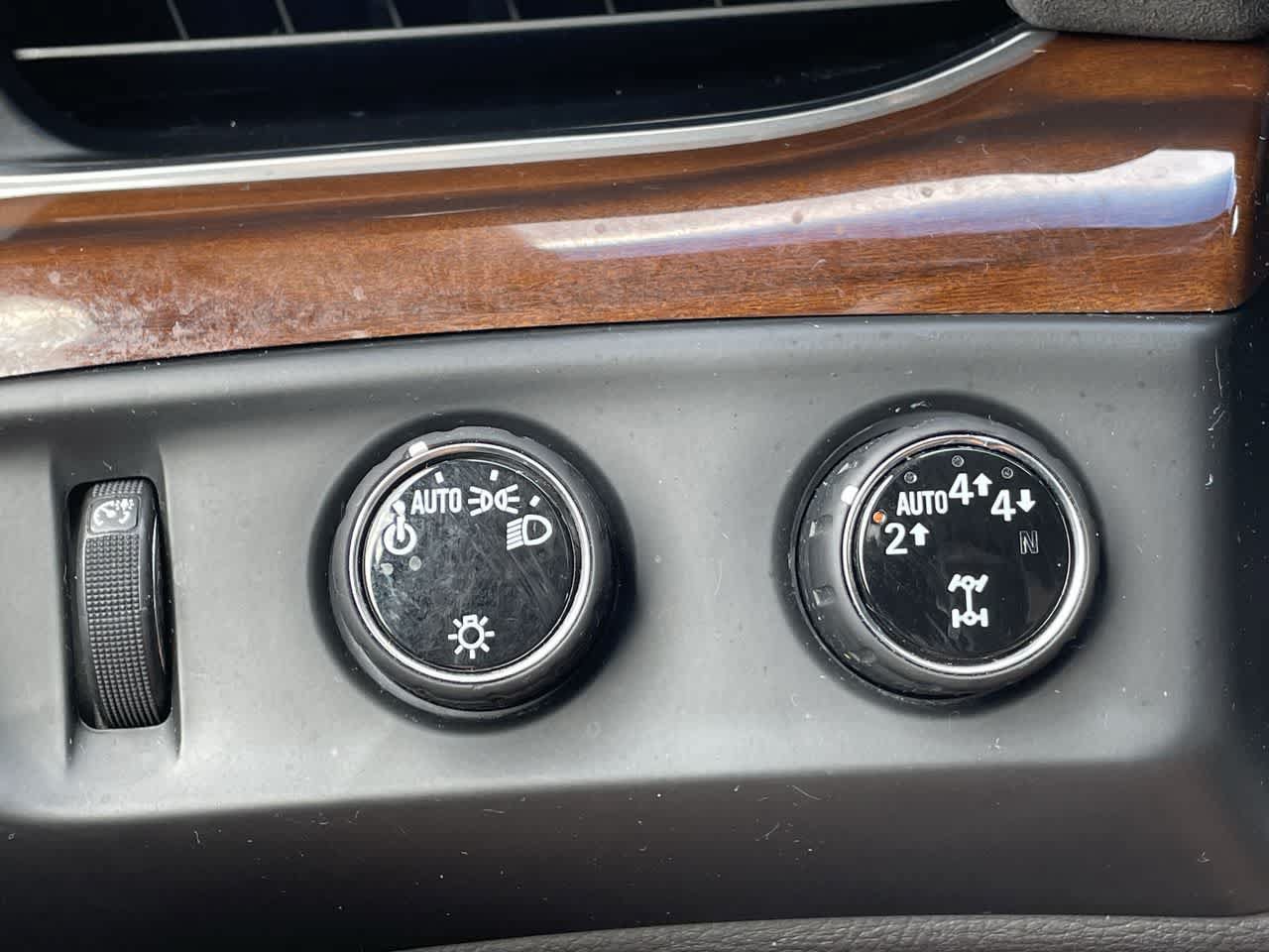 Used 2018 Cadillac Escalade ESV 4WD image 31