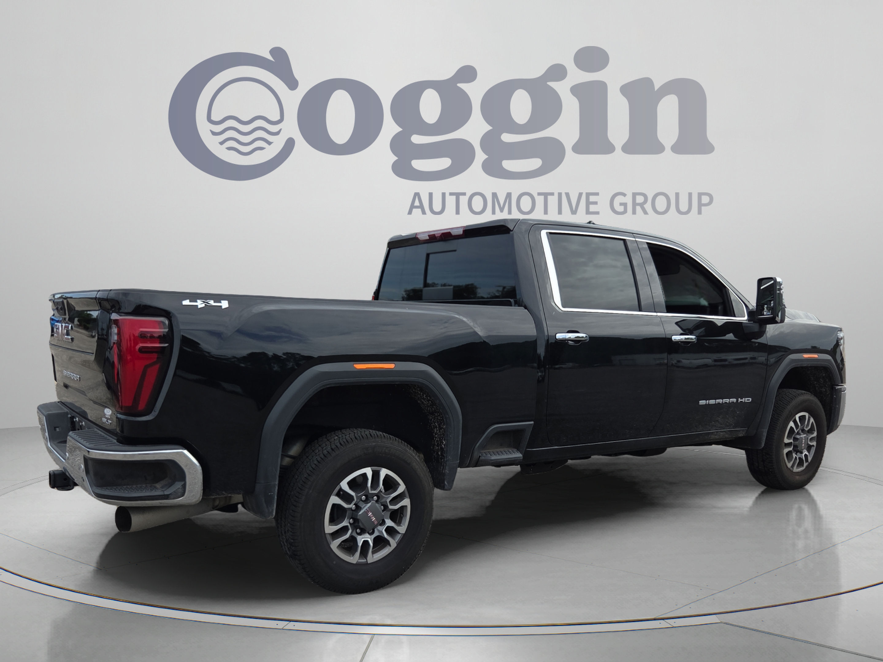 Used 2026 GMC Sierra 3500 SLT w/ SLT Convenience Package AWD/4WD image 5