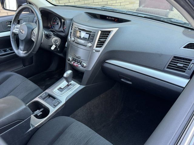 Used 2013 Subaru Outback 2.5i Premium AWD/4WD image 10