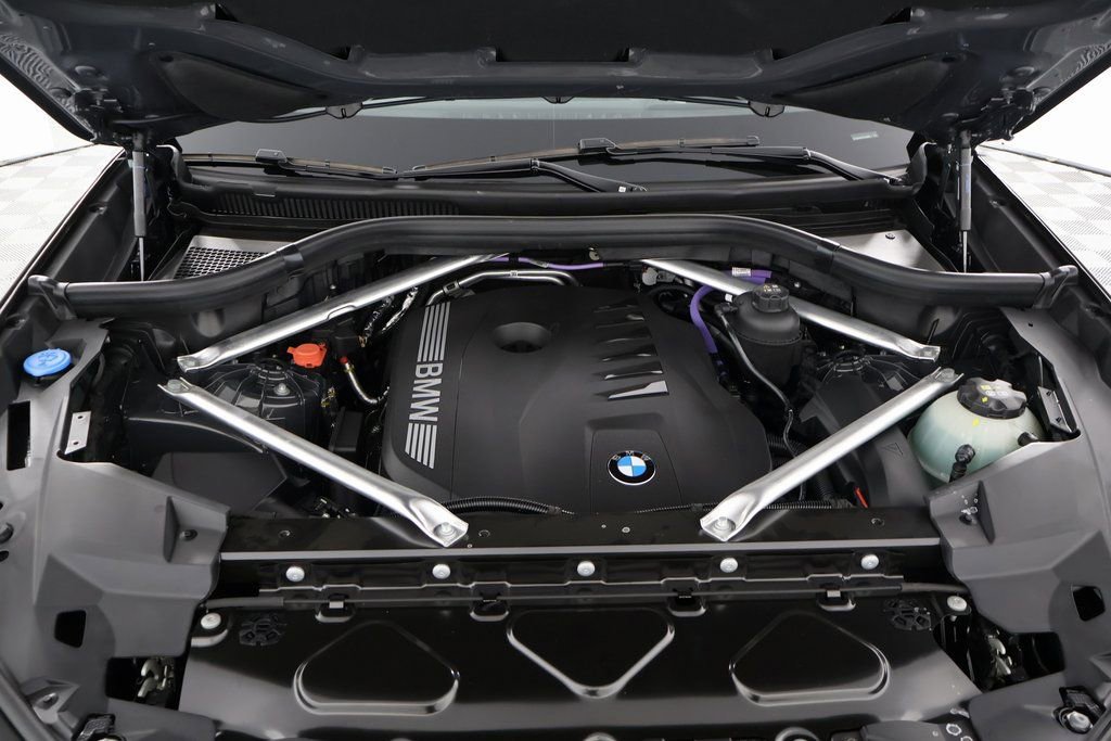 New 2026 BMW X5 sDrive40i w/ M Sport Package image 9