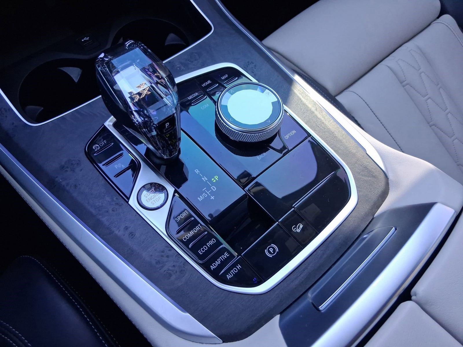 Used 2021 BMW X5 xDrive40i w/ M Sport Package image 17