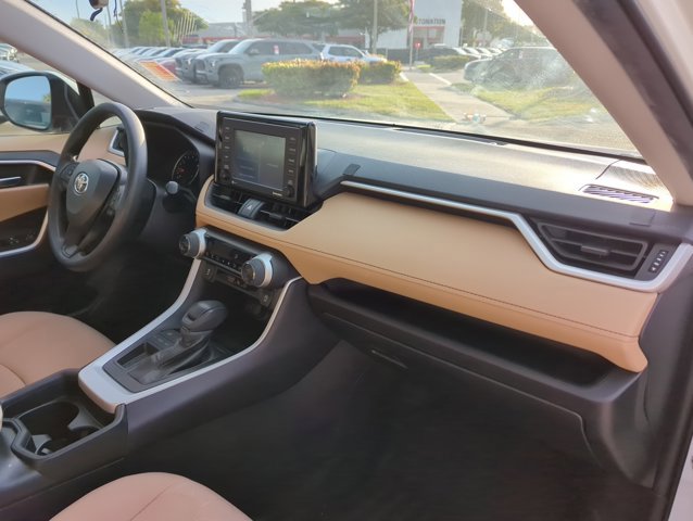 Used 2021 Toyota RAV4 XLE FWD image 25