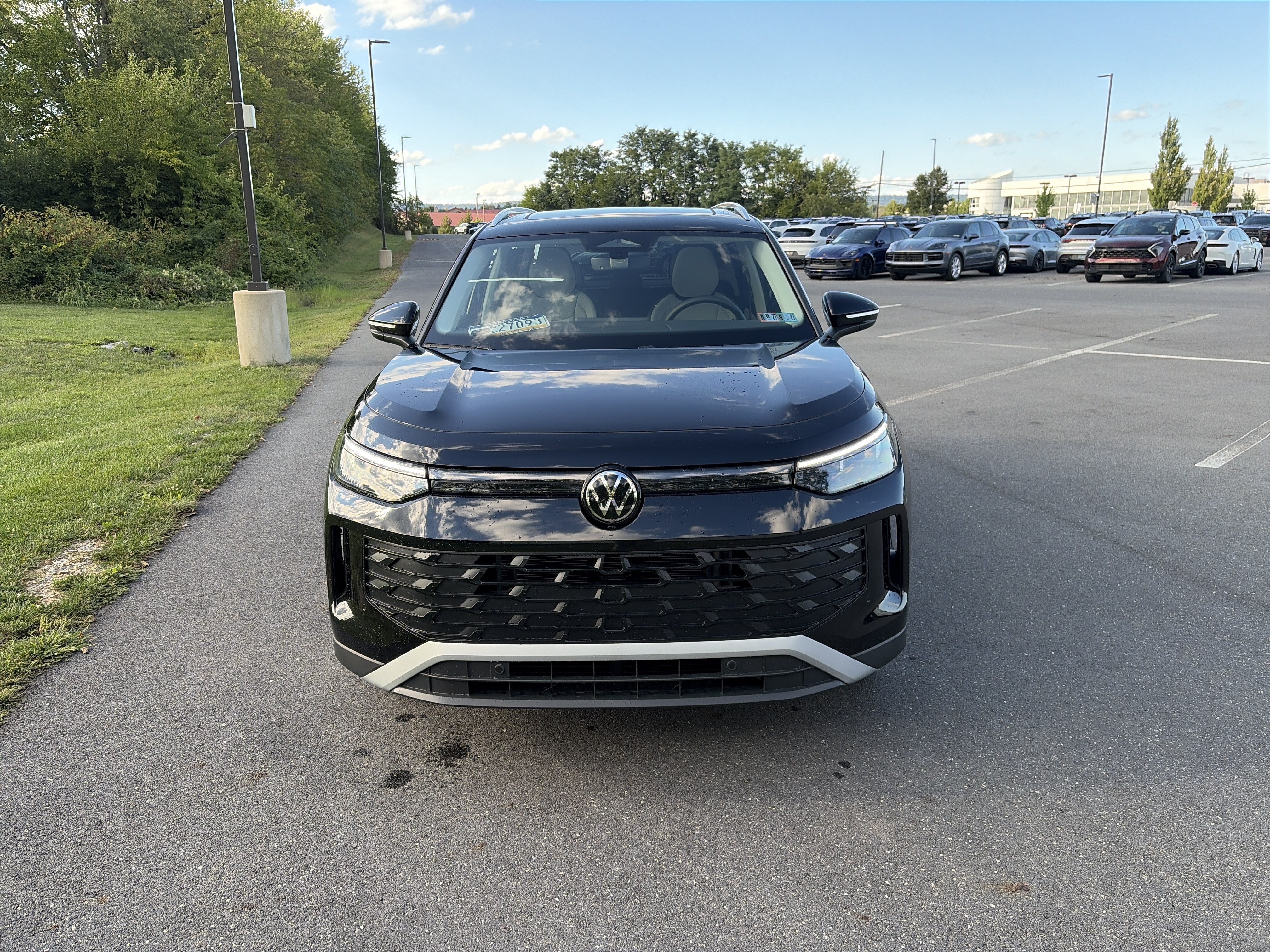 New 2026 Volkswagen Tiguan SE AWD/4WD image 2