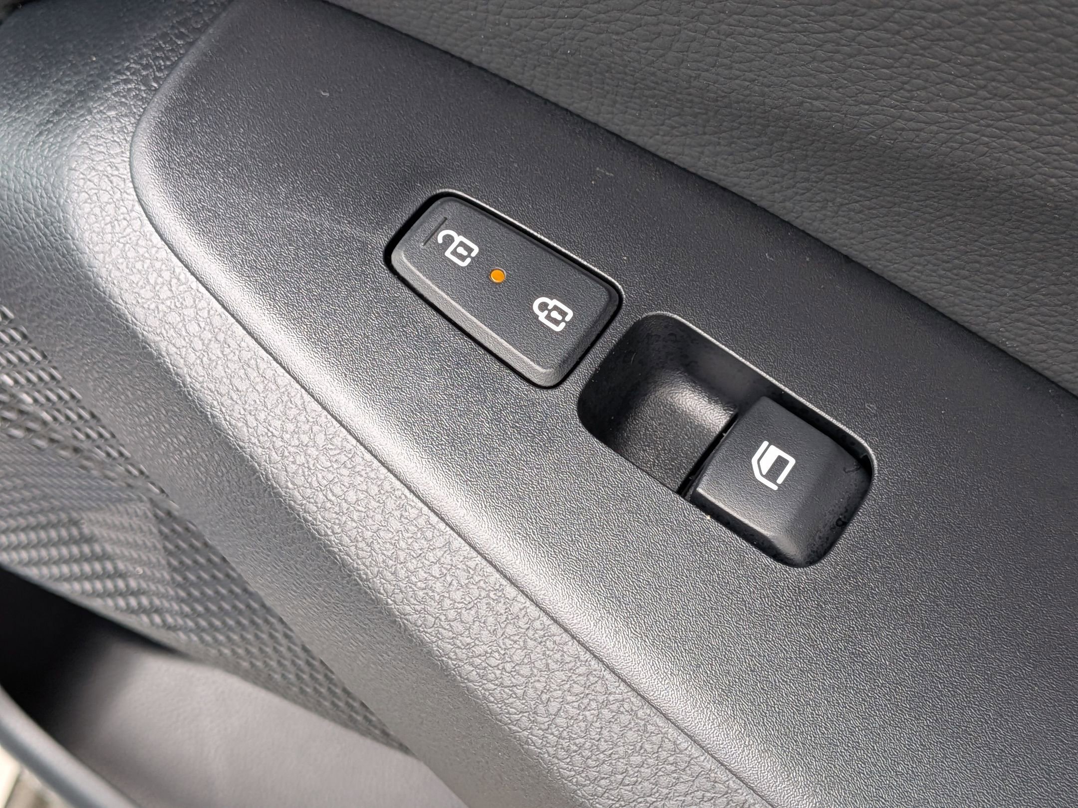 New 2026 Kia Seltos S FWD image 34