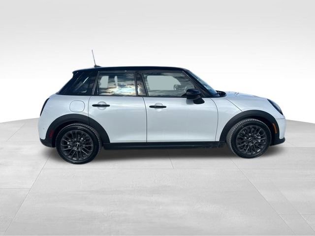 New 2026 MINI Cooper 4-Door Hardtop image 9