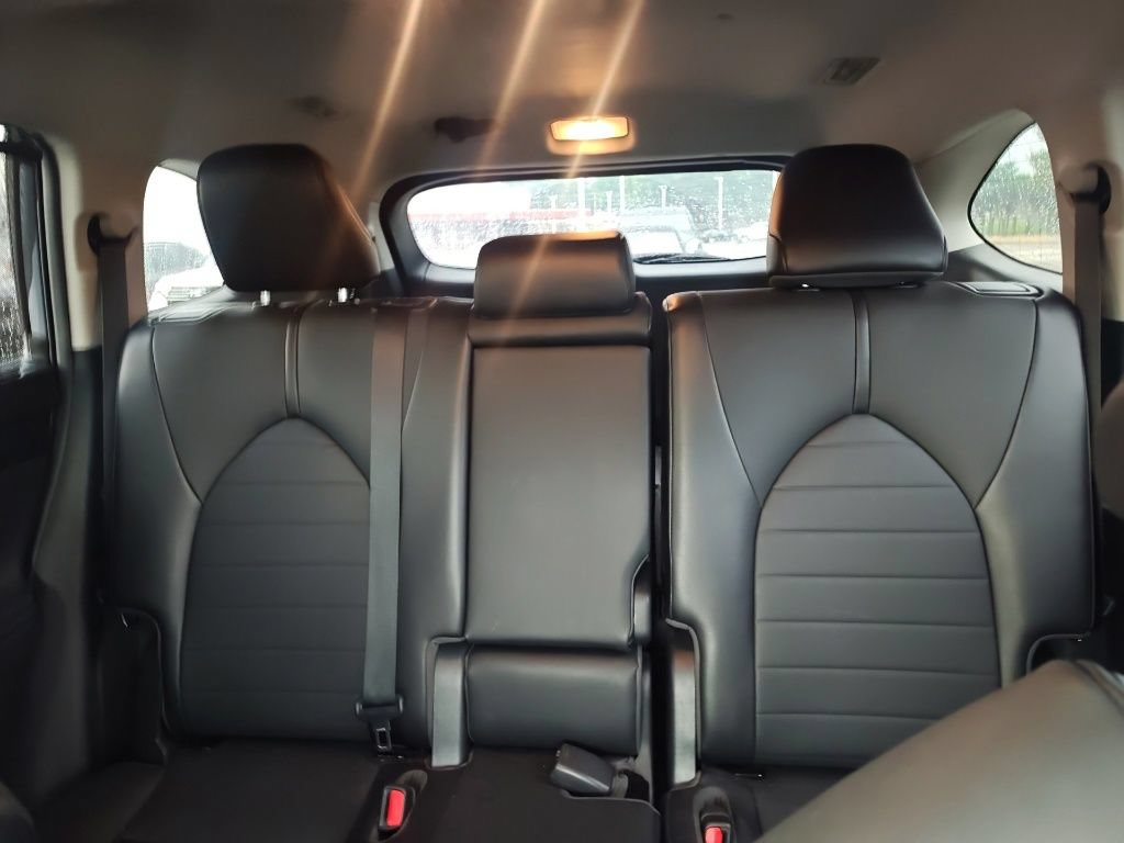 Used 2021 Toyota Highlander XLE AWD/4WD image 10