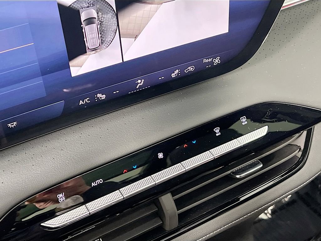 Certified 2025 Buick Enclave Avenir w/ Trailering Package, 5000 lbs. AWD/4WD image 14