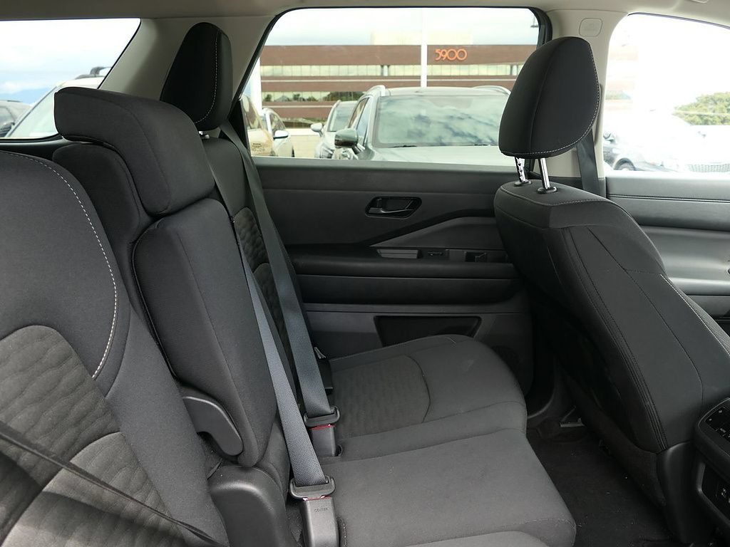 Used 2025 Nissan Pathfinder SV FWD image 37