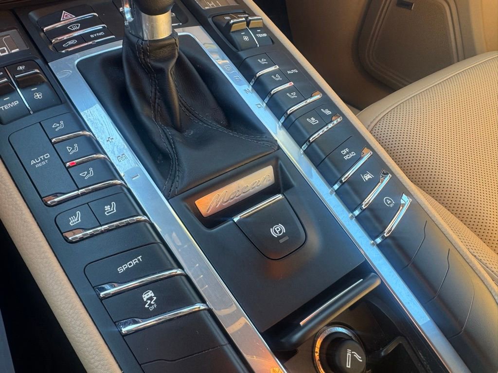 Used 2017 Porsche Macan S image 22