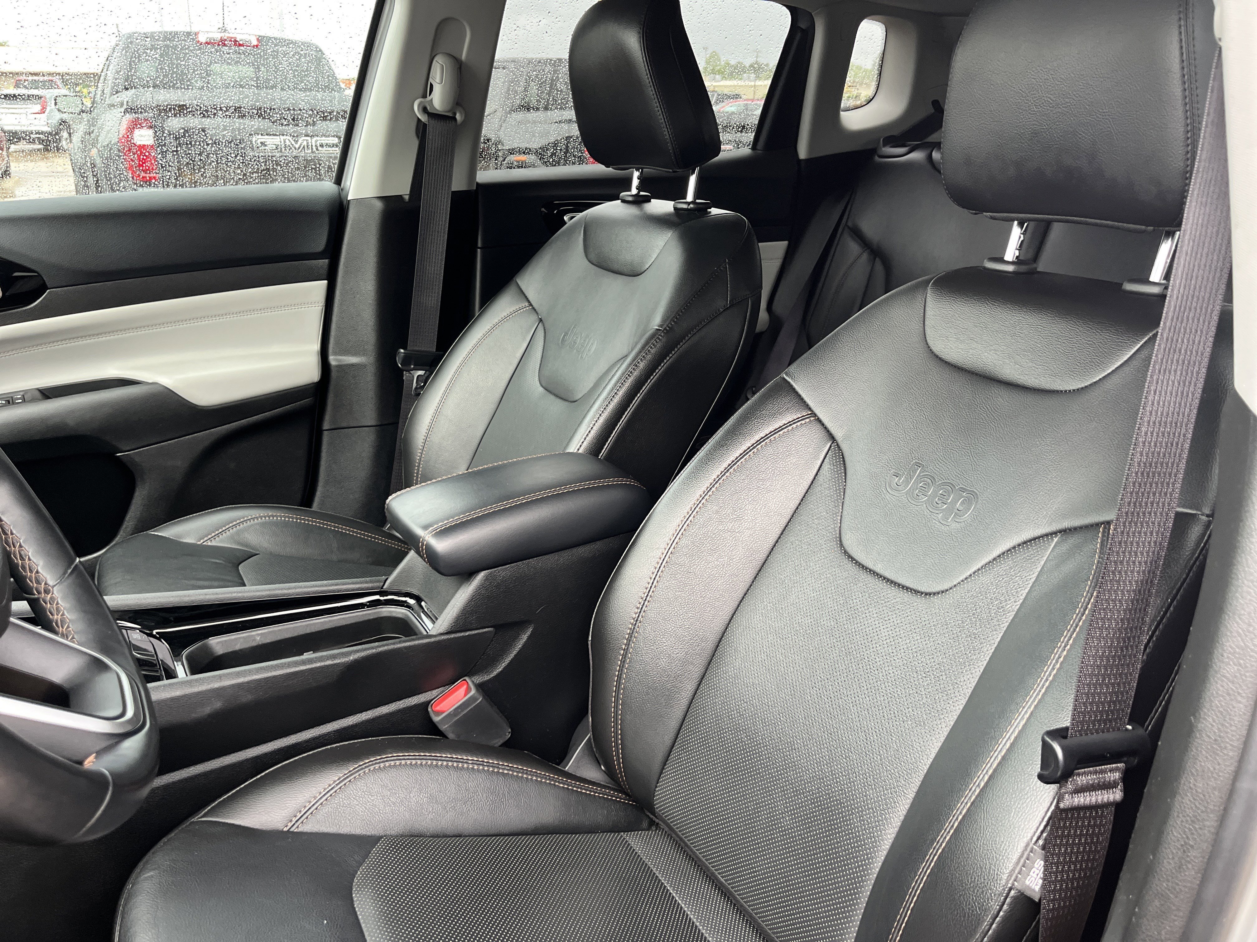 Used 2022 Jeep Compass Limited image 9