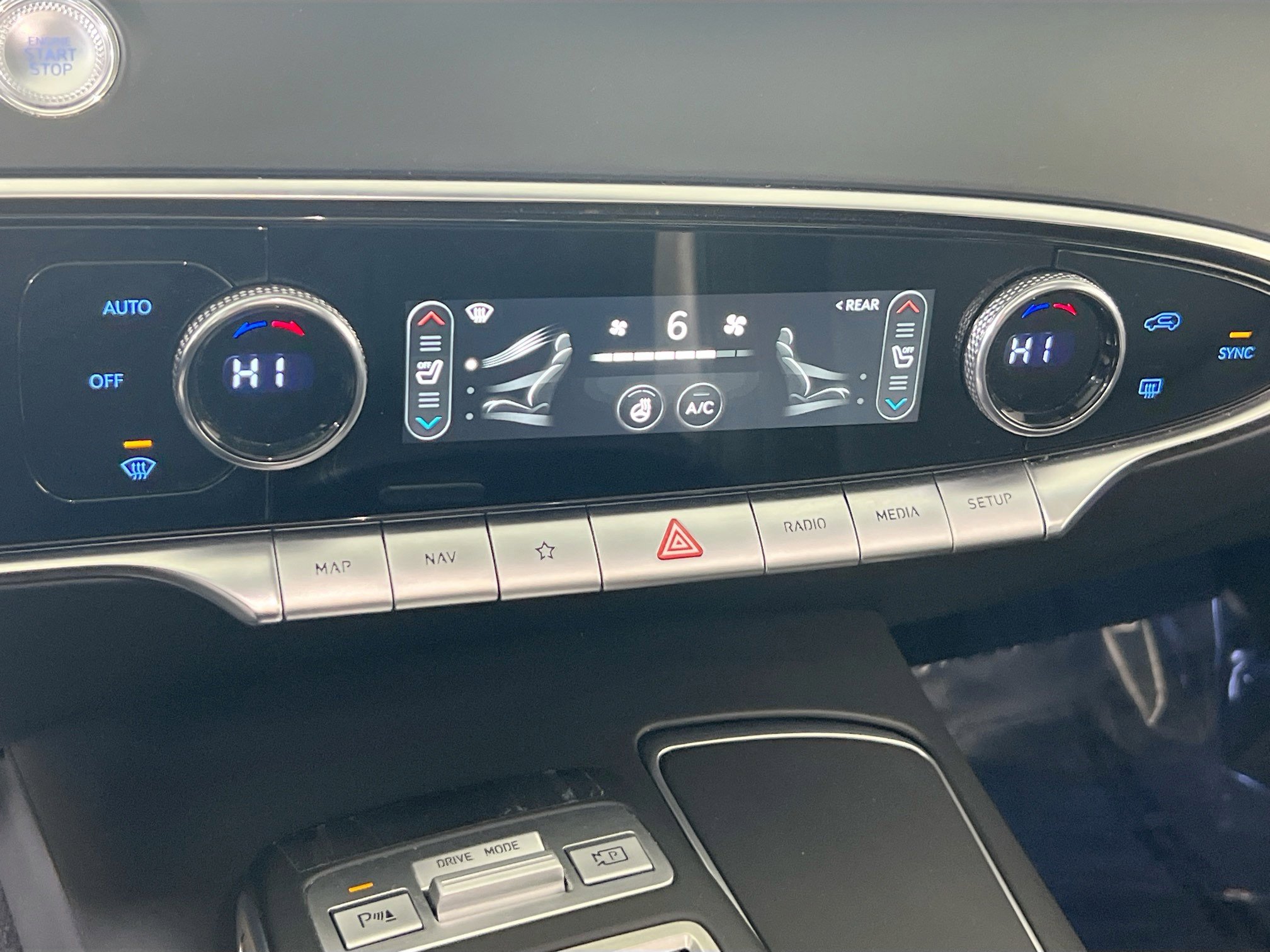 Used 2023 Genesis GV70 2.5T w/ Select Package image 16