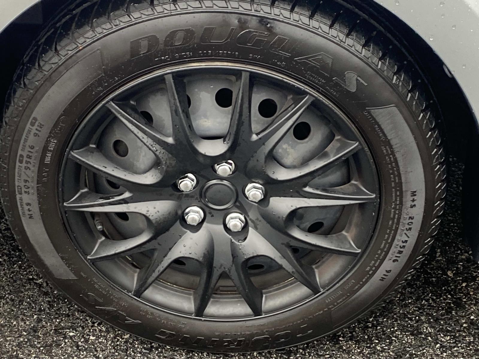 Used 2015 Toyota Corolla LE image 24