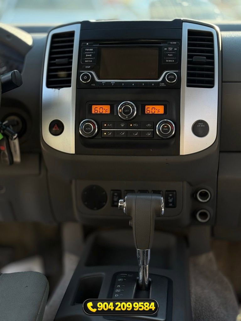 Used 2015 Nissan Frontier SV w/ SV Value Truck Package RWD image 18