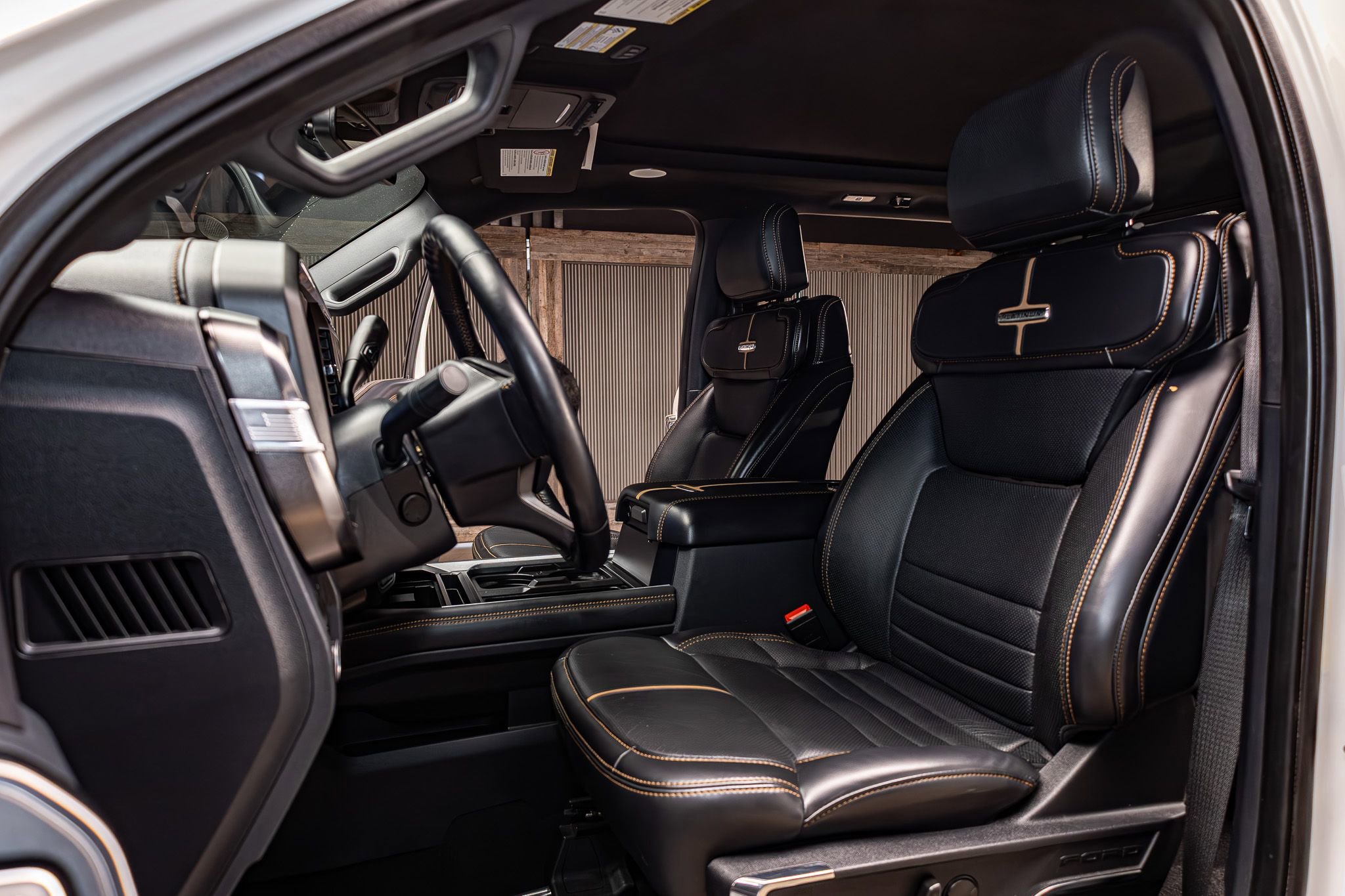 Used 2023 Ford F450 Platinum w/ FX4 Off-Road Package image 20