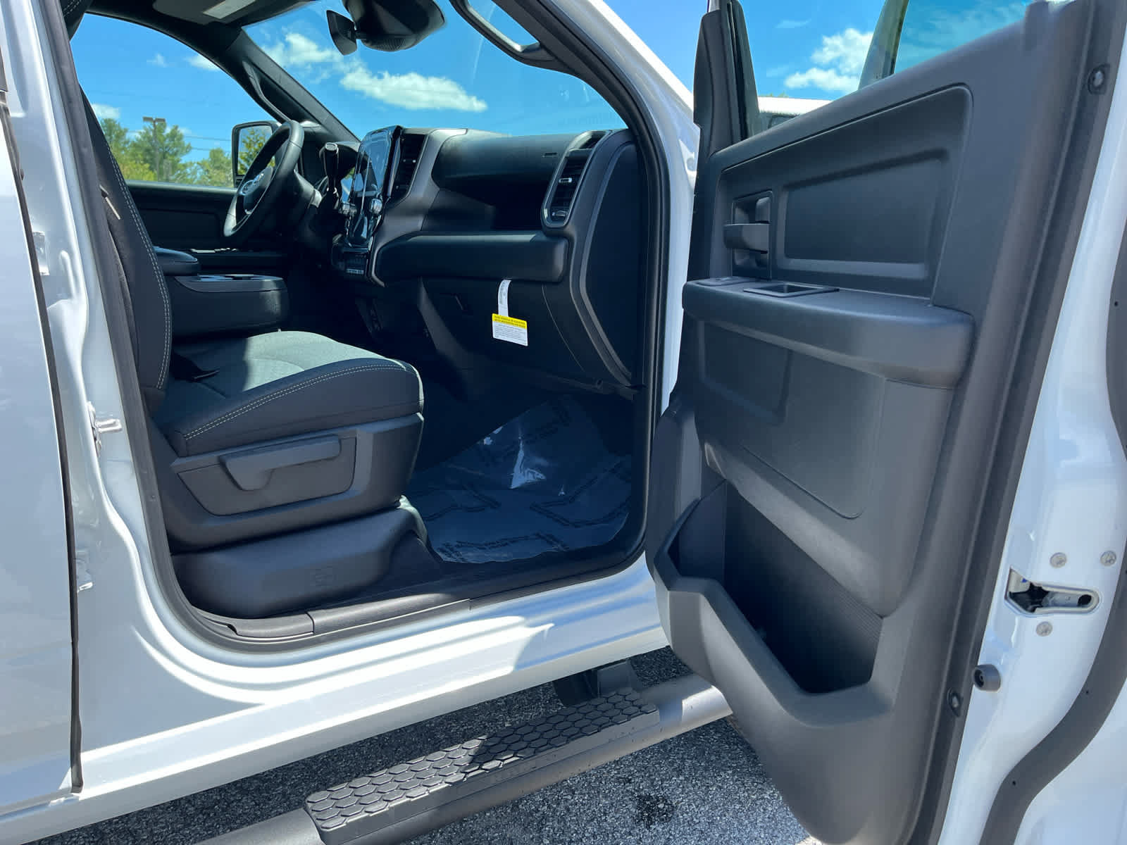 New 2026 RAM 3500 Tradesman AWD/4WD image 31