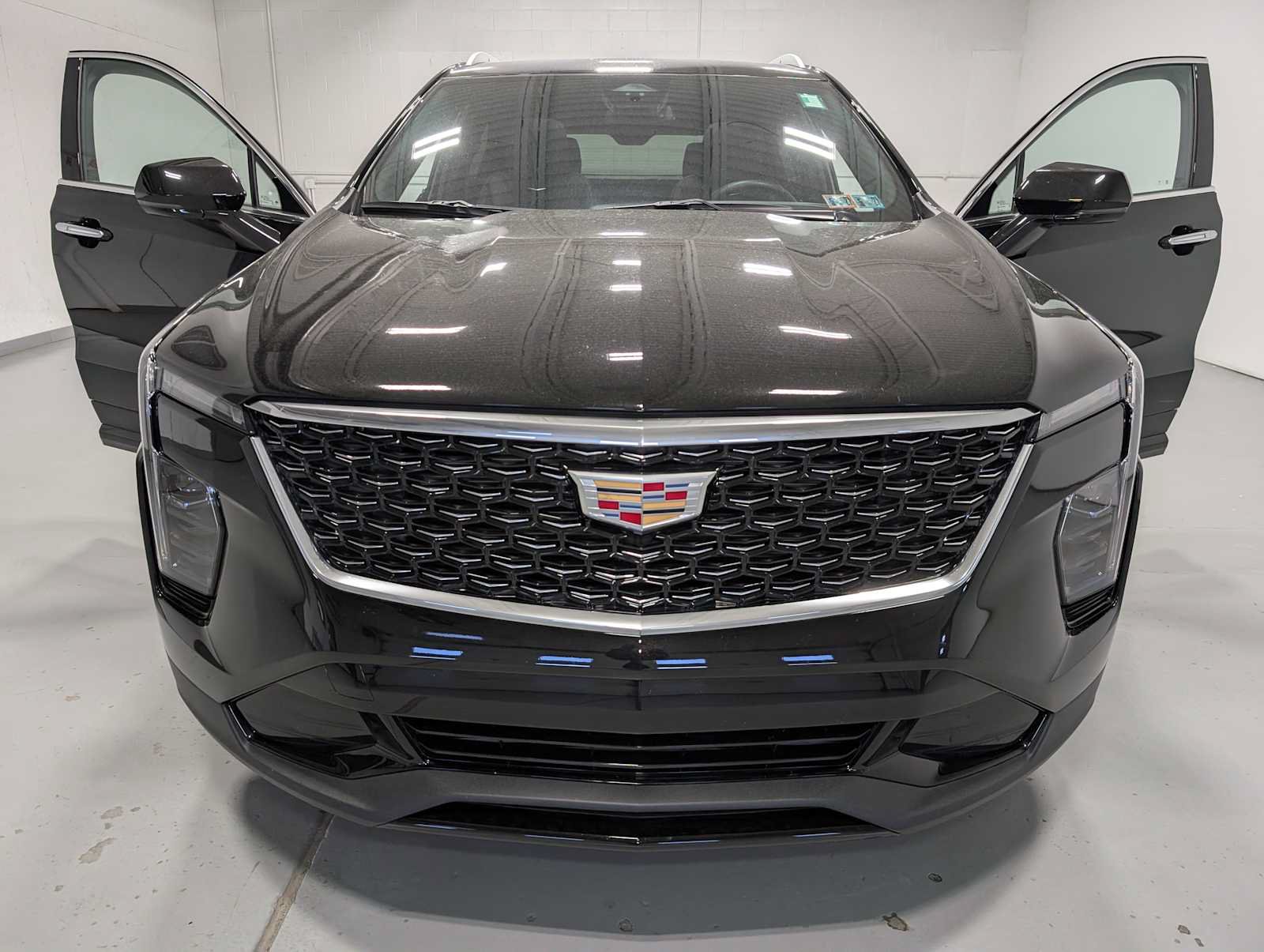 Certified 2024 Cadillac XT4 Premium Luxury w/ Cold Weather Package AWD/4WD image 15