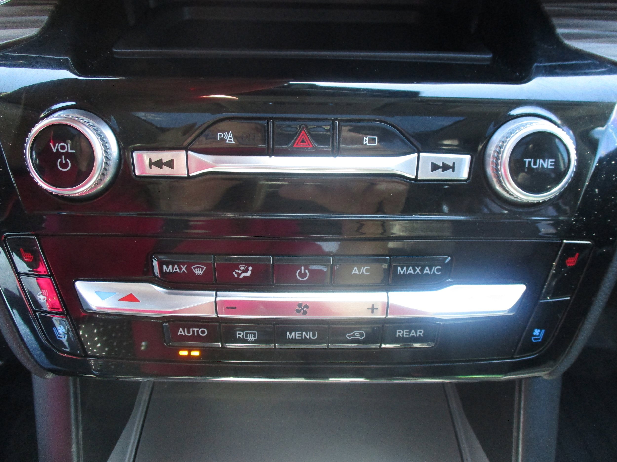Used 2022 Ford Explorer Limited w/ Hybrid Equipment Group 310A AWD/4WD image 30