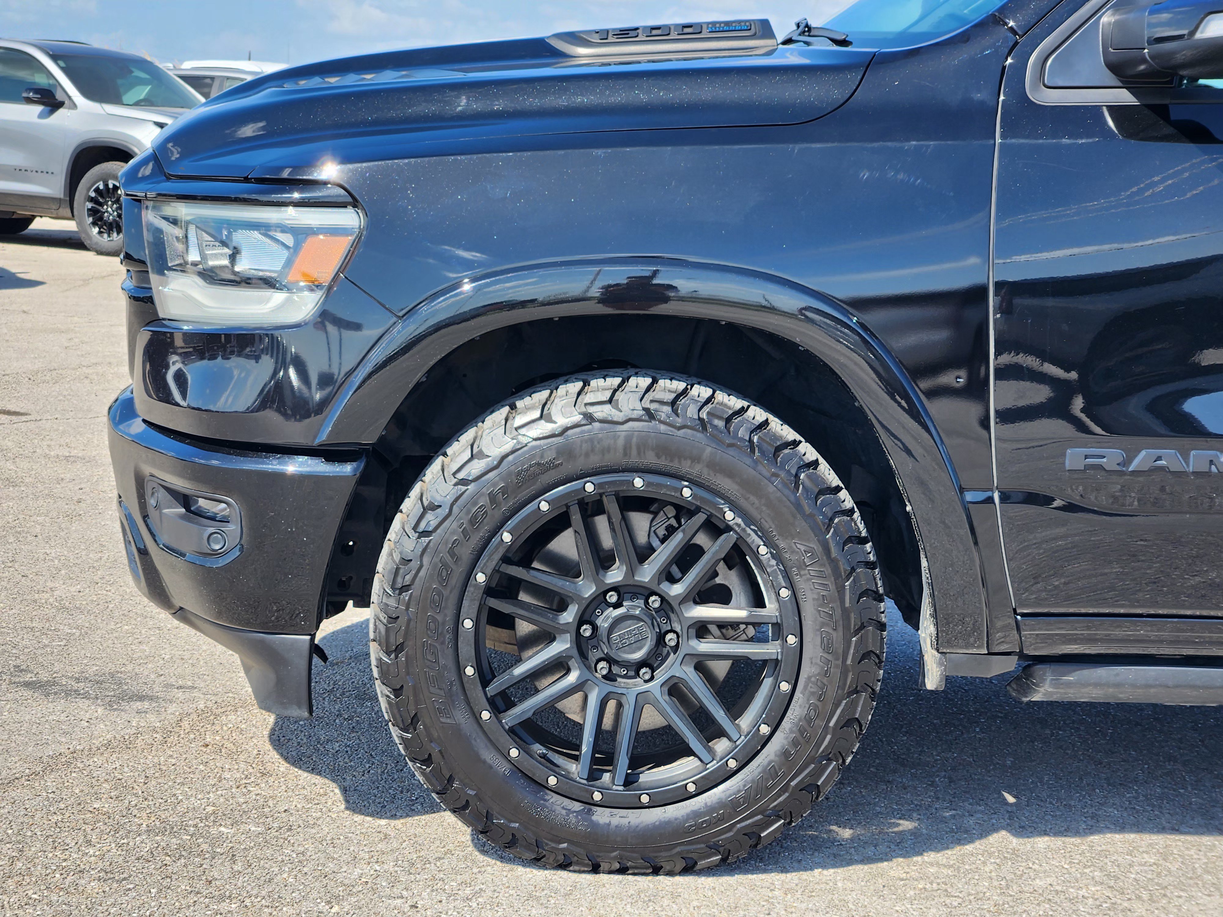 Used 2021 RAM 1500 Laramie AWD/4WD image 9