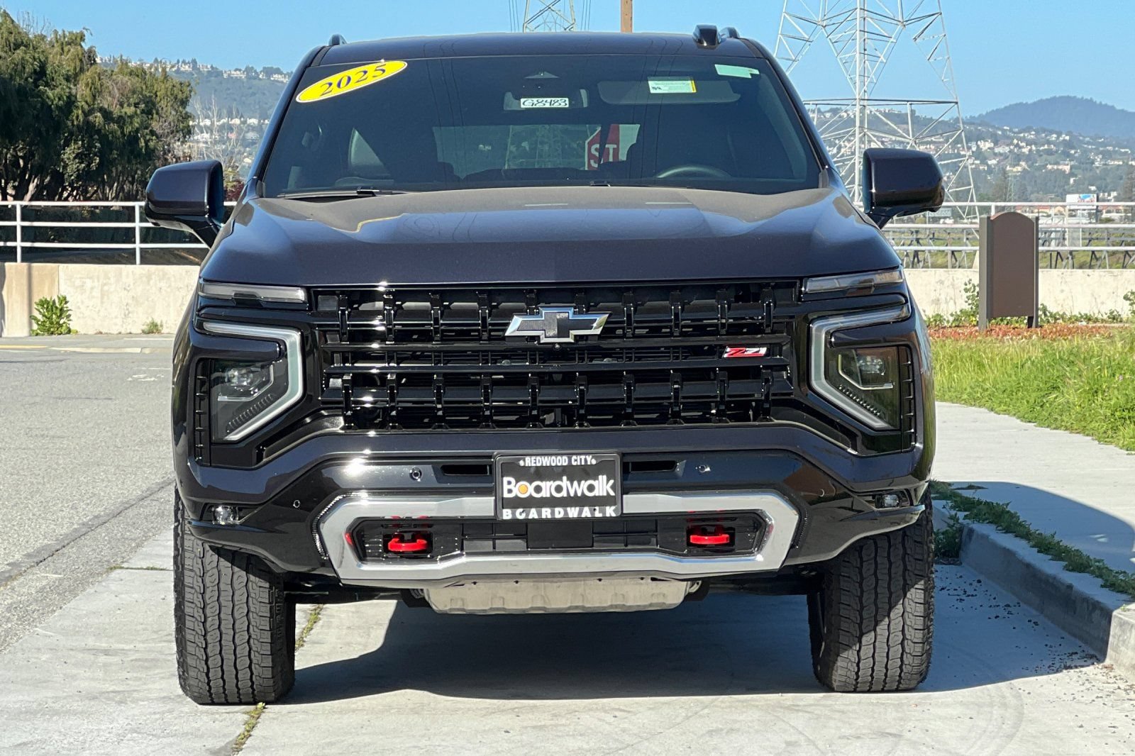 Used 2025 Chevrolet Suburban Z71 AWD/4WD image 9