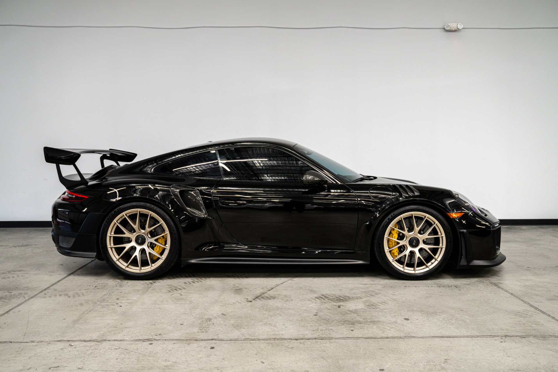 Used 2018 Porsche 911 GT2 RS RWD image 45