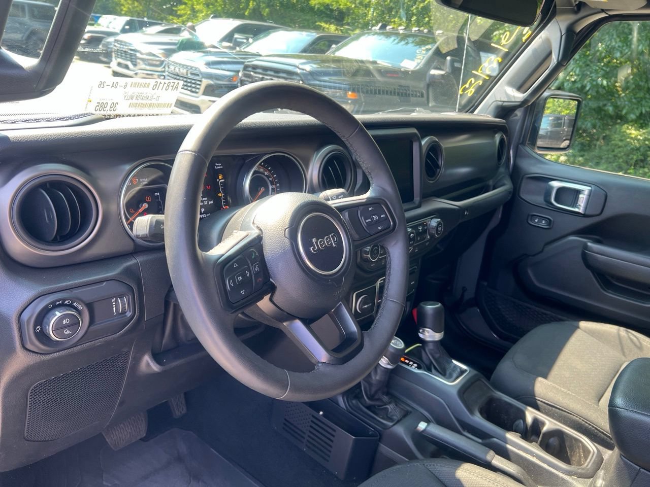 Used 2023 Jeep Gladiator Sport AWD/4WD image 16