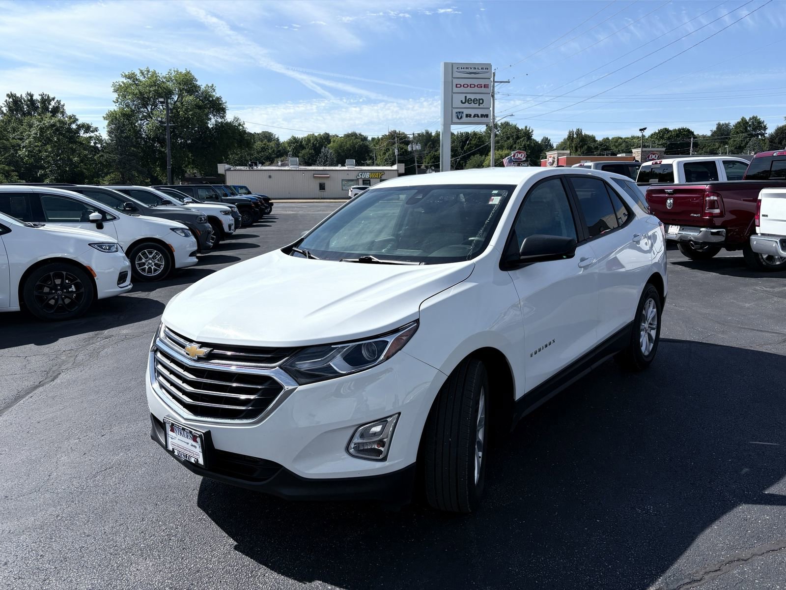Used 2020 Chevrolet Equinox LS w/ LS Convenience Package image 2
