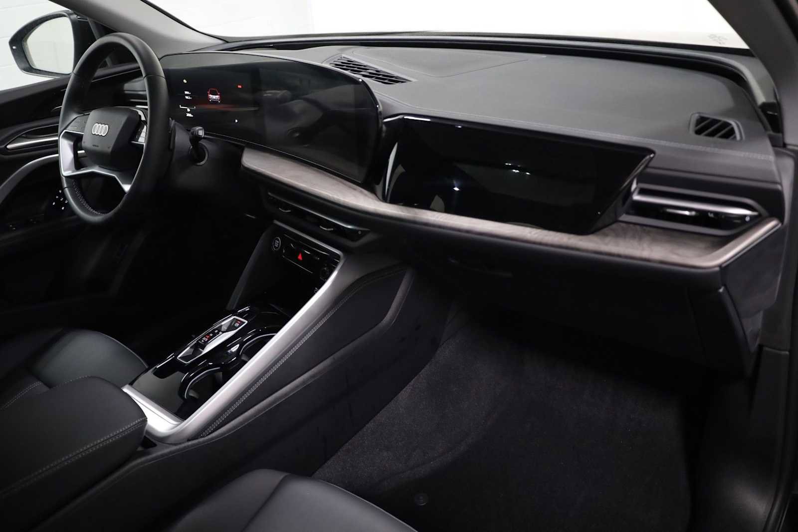 Certified 2025 Audi Q5 Premium Plus w/ Premium Plus image 6