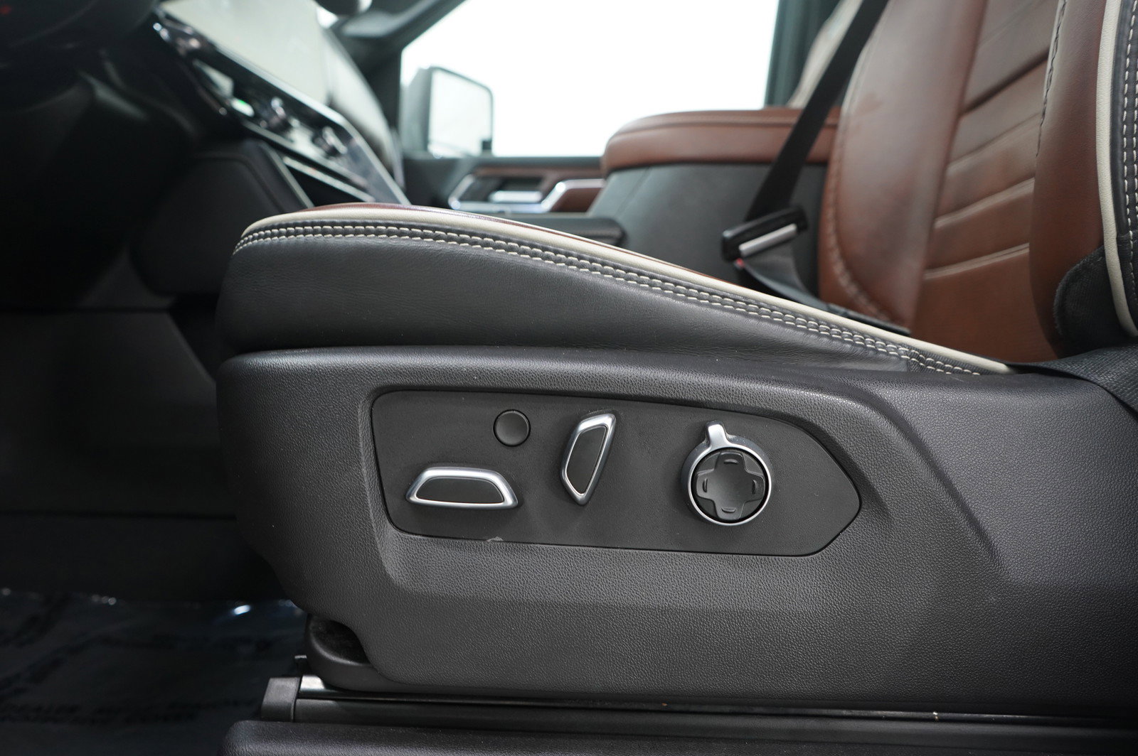 Used 2024 GMC Sierra 3500 Denali Ultimate image 22