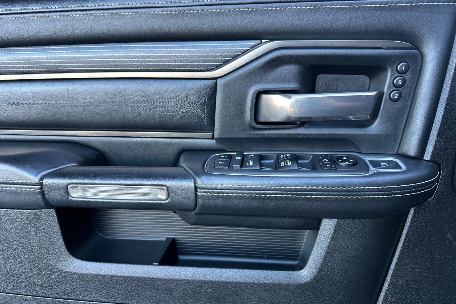 Used 2021 RAM 2500 Limited w/ Safety Group image 11